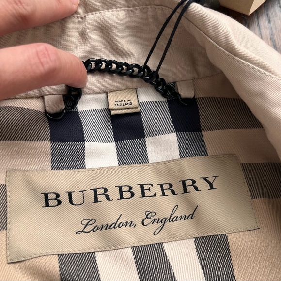 Authentic Classic Burberry Harbourne Trench Coat Sz 4 - Picture 6 of 12